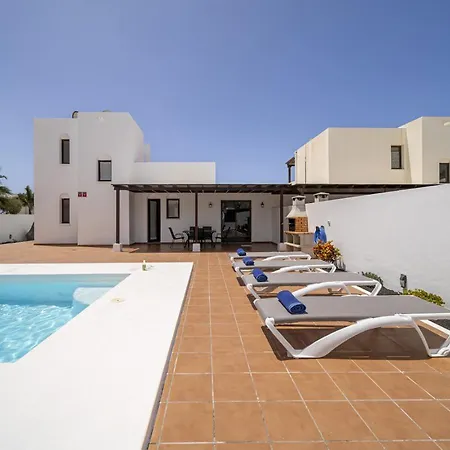 Turquesa Playa Blanca (Lanzarote)